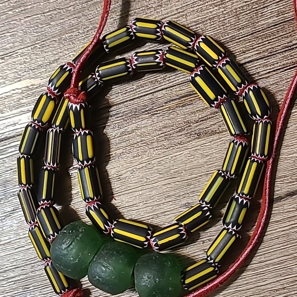 TRADE BEAD Yellow Jacket NECKLACE - Picture 8 of 8